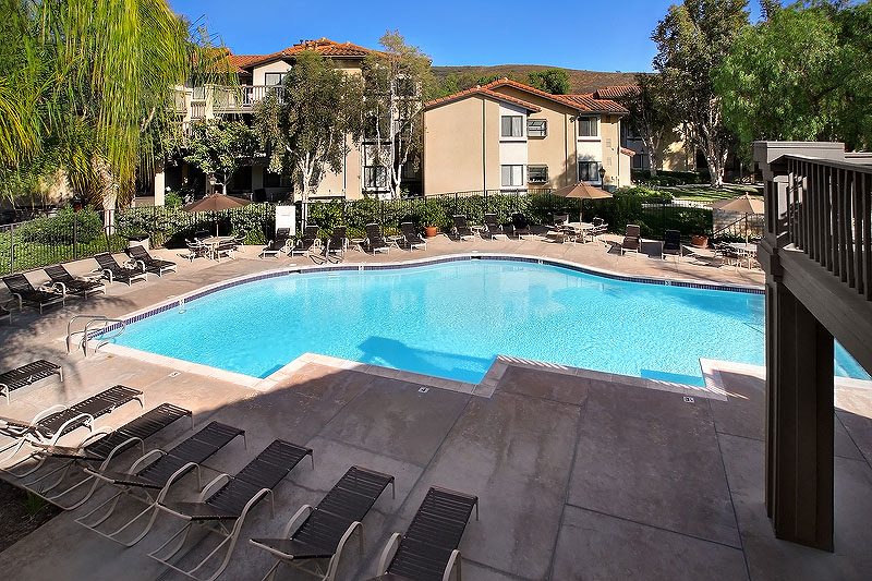 Oak Creek Apartments photo 3